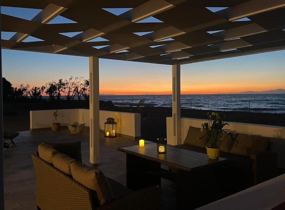 Lambou Beach Sunset Soroni Exterior photo