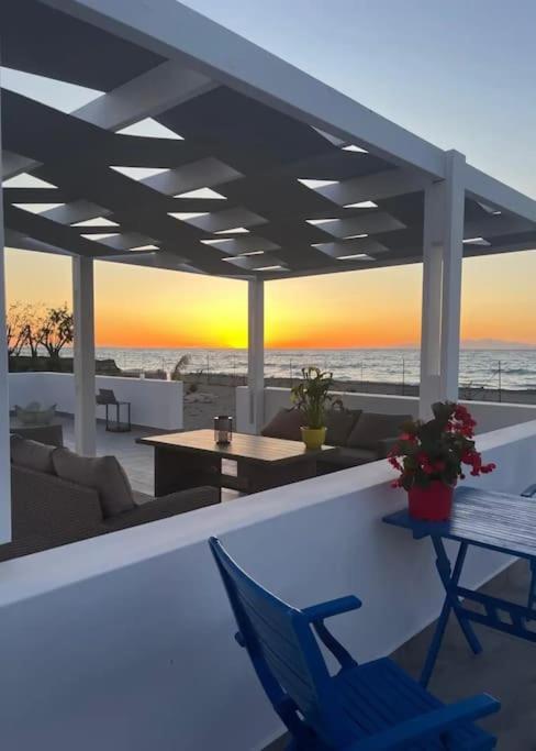 Lambou Beach Sunset Soroni Exterior photo