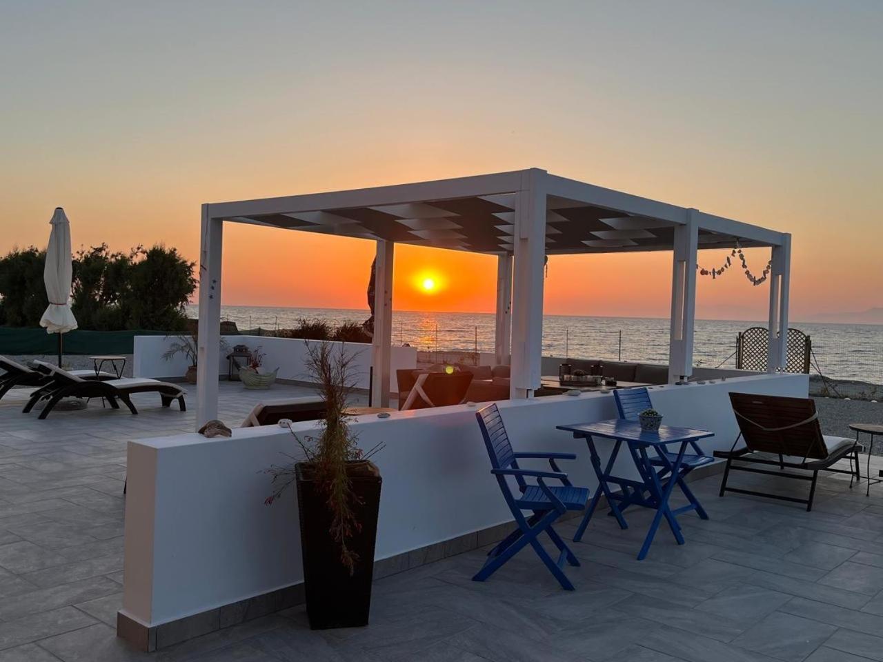 Lambou Beach Sunset Soroni Exterior photo
